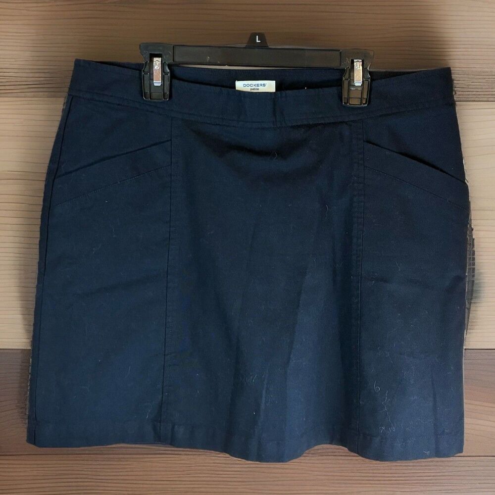 Dockers Women’s Black Cotton Skort Size 10 Petite Side Zip